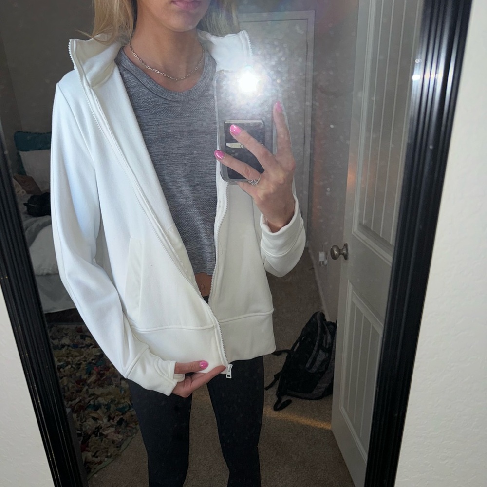 ✨WHITE ZIP UP HOODIE✨